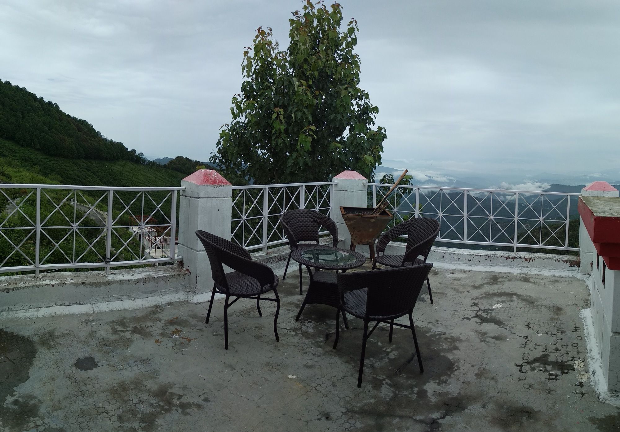The Swiss Village Resort Nainital Exterior photo