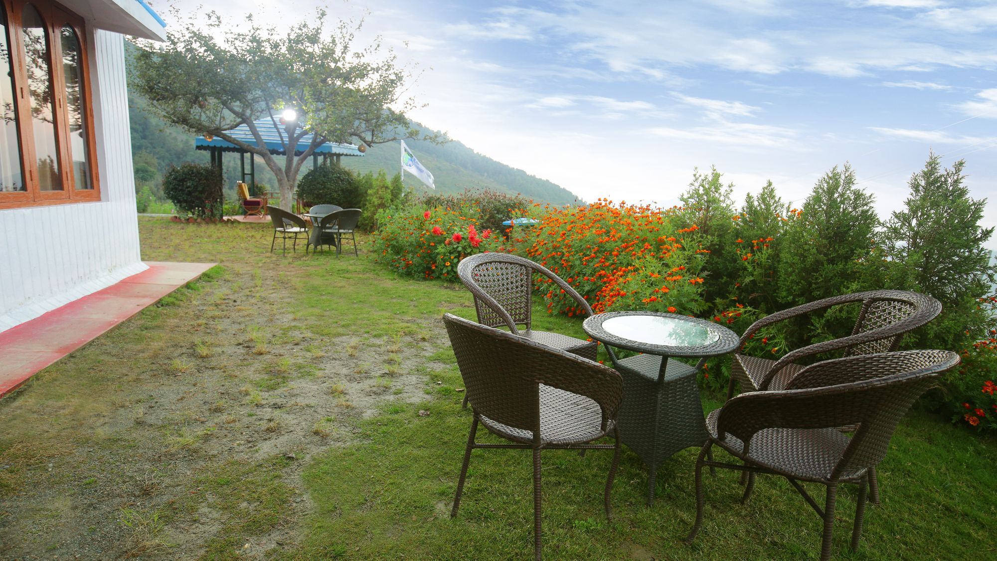The Swiss Village Resort Nainital Exterior photo