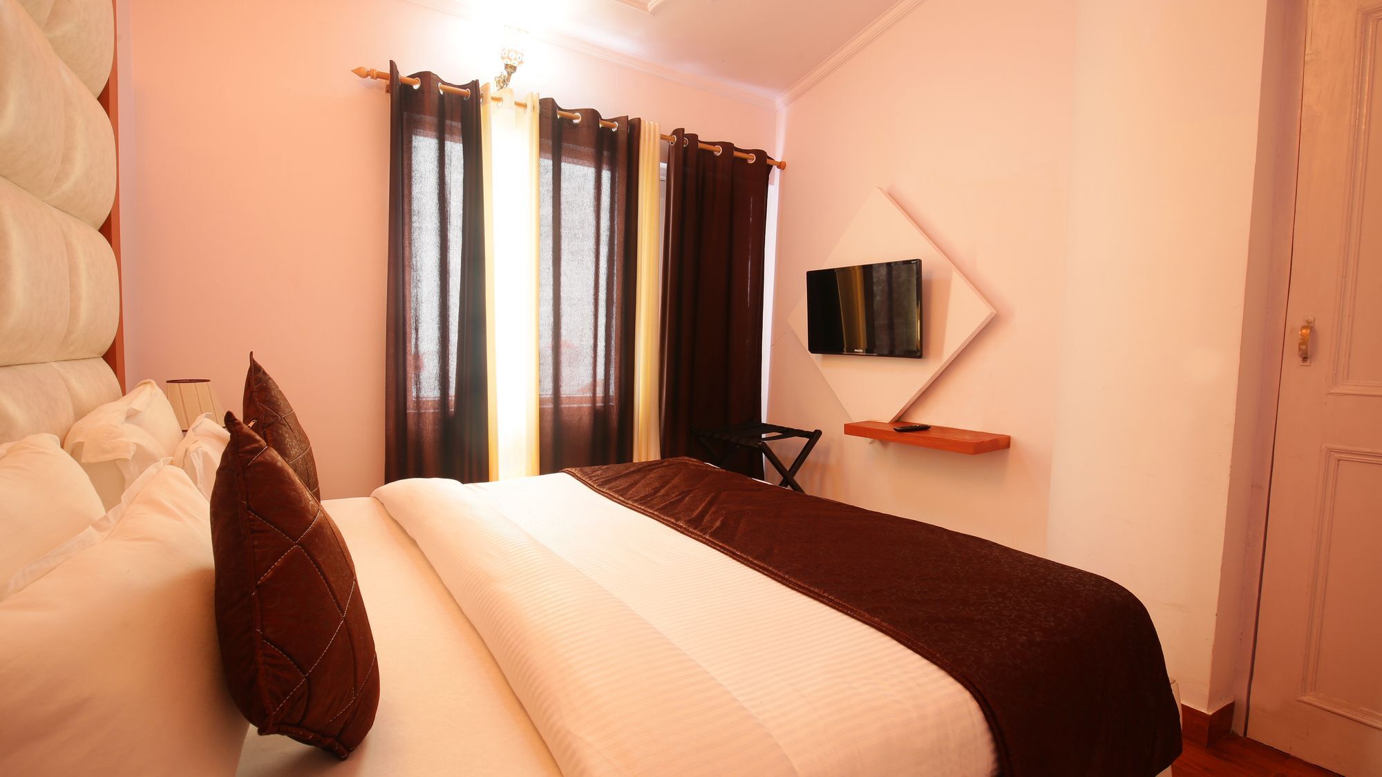 The Swiss Village Resort Nainital Exterior photo