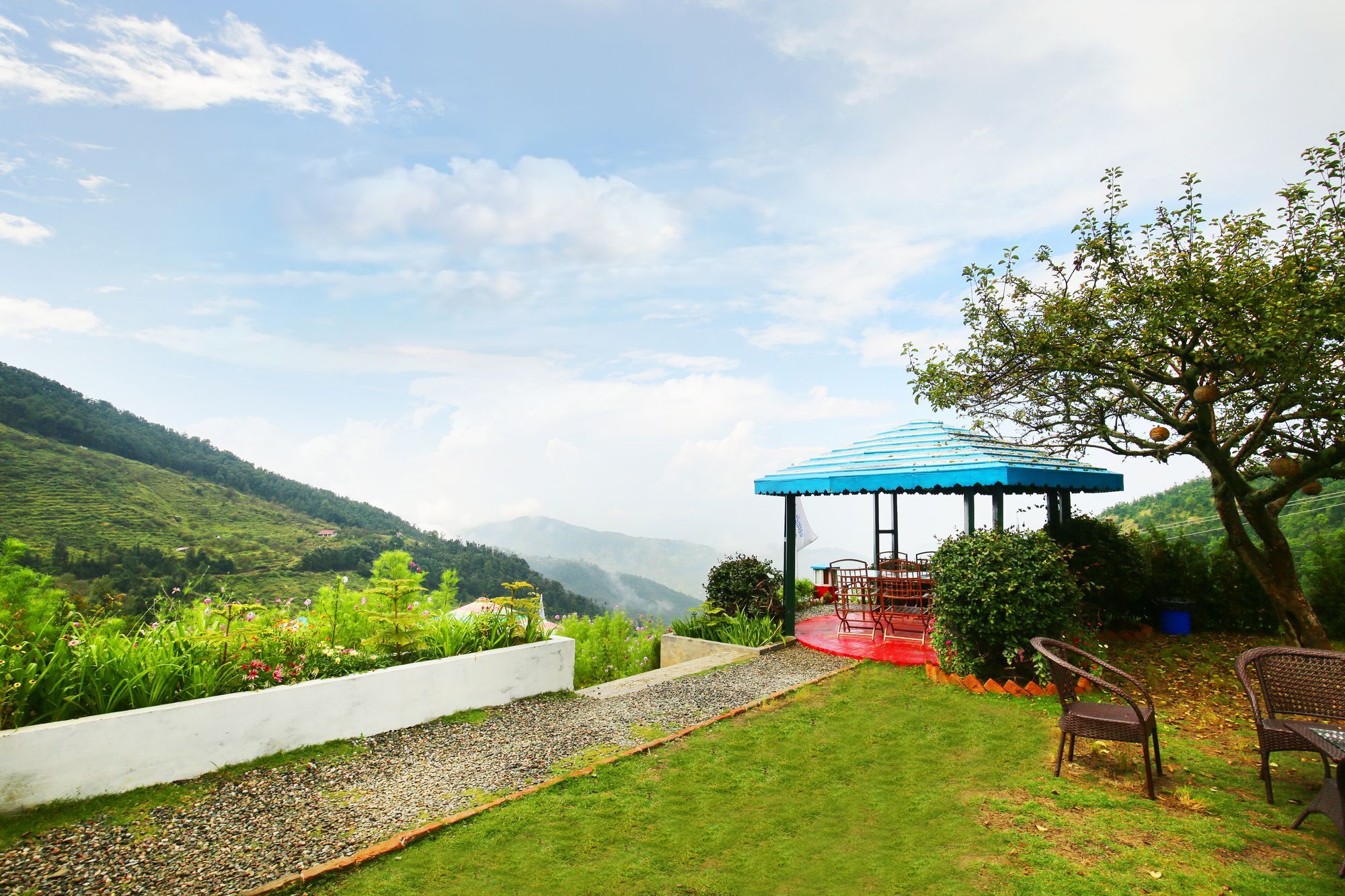 The Swiss Village Resort Nainital Exterior photo